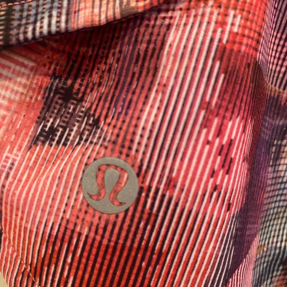 Lululemon Speed shorts. Size 8. No flaws. Multicolor pattern - Picture 2 of 2